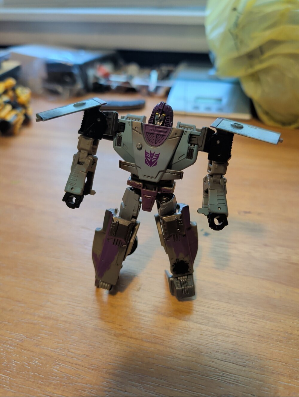 WFC-01 Transformers: War for Cybertron Trilogy Decepticon Mirage Figure Repair